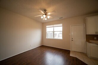 13103 Peppergate Ln in Houston, TX - Building Photo - Building Photo