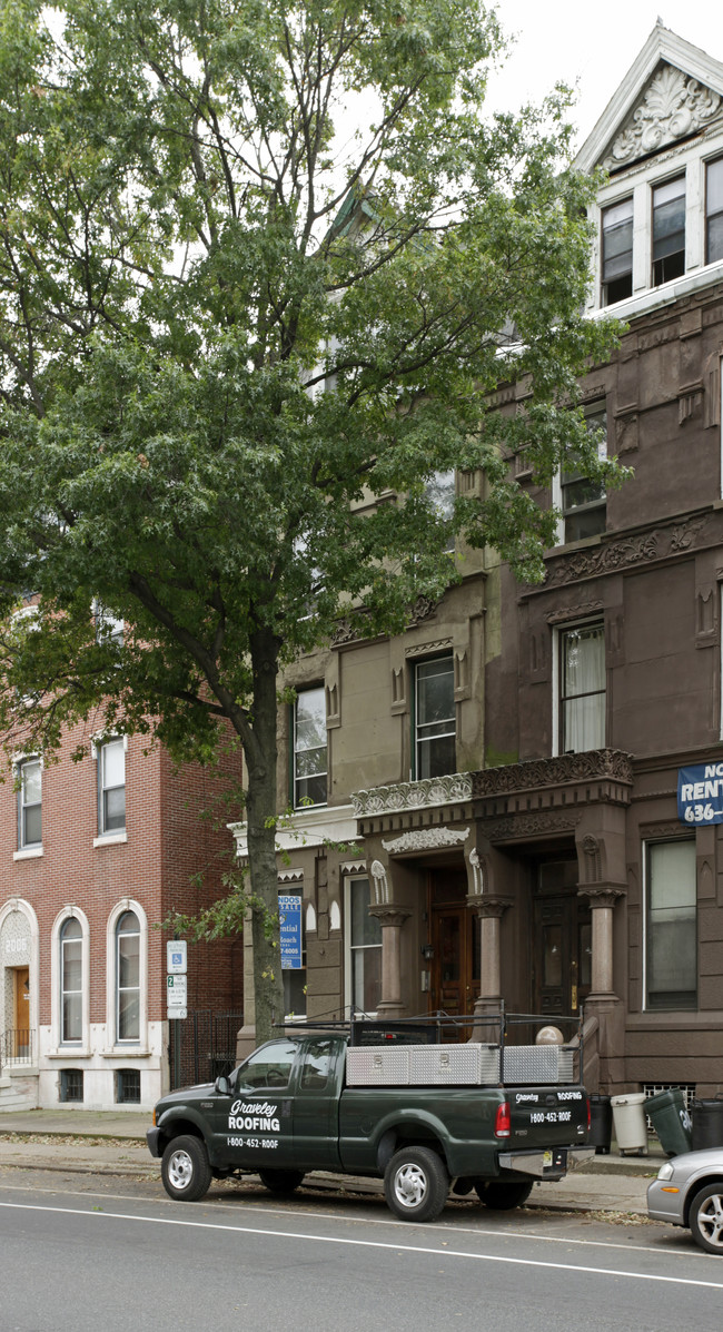 2008 Spring Garden St in Philadelphia, PA - Foto de edificio - Building Photo