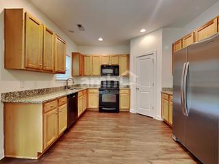 424 Sablewood Dr in Huger, SC - Building Photo - Building Photo