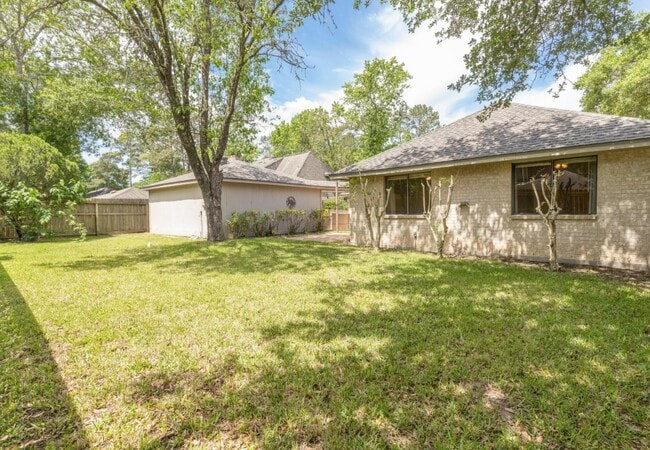 property at 3926 Oak Gardens Dr