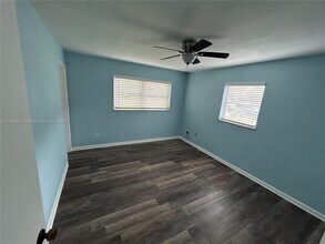 2309 Oak Dr in Fort Pierce, FL - Building Photo - Building Photo