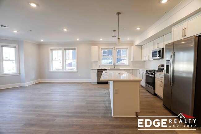 78 North Beacon St, Unit 2 in Boston, MA - Building Photo - Building Photo