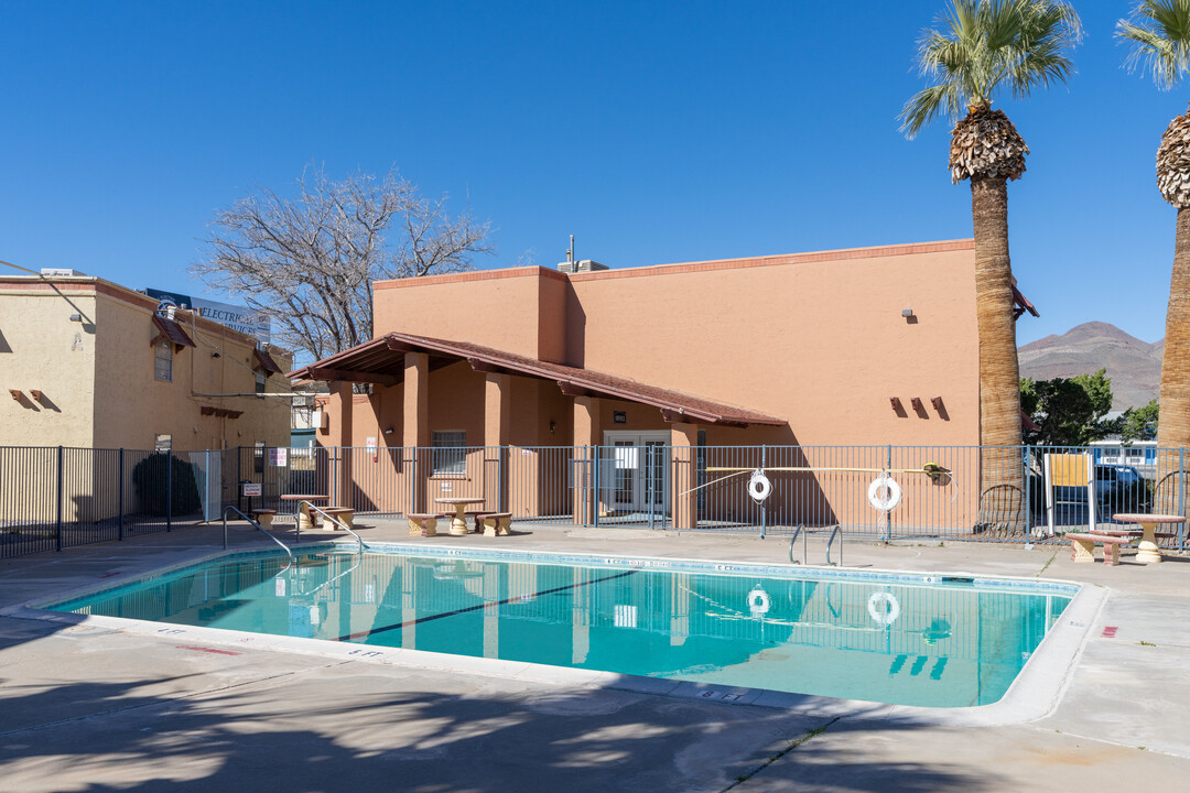 Villa Ciento Apartments in El Paso, TX - Building Photo