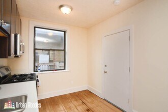 2342 N Spaulding Ave, Unit M06B in Chicago, IL - Building Photo - Building Photo