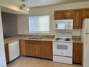 5118 Garden Ln, Unit B in Las Vegas, NV - Building Photo - Building Photo