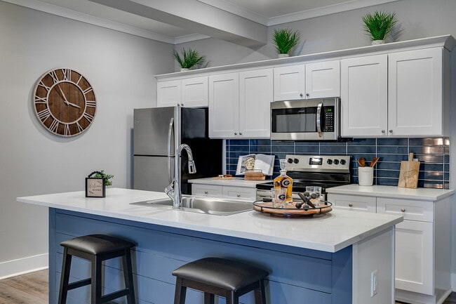 Paragon Luxury Apartments in Athens, GA - Foto de edificio - Building Photo