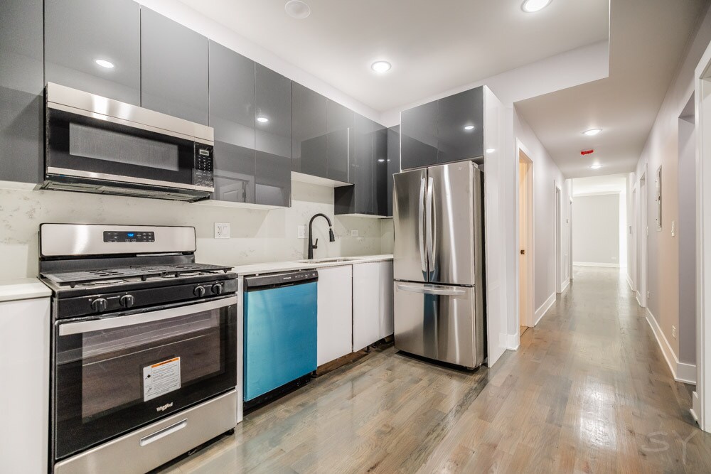 6338 S Vernon Ave, Unit 2N in Chicago, IL - Foto de edificio