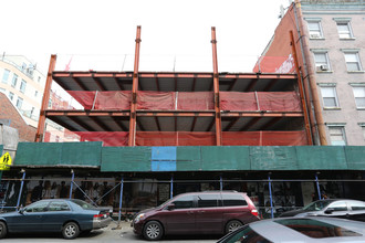 208 Delancey St in New York, NY - Building Photo - Building Photo