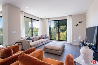 432 N Oakhurst Dr in Beverly Hills, CA - Building Photo - Building Photo