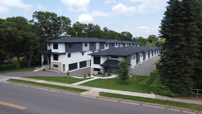3225 Fairfax St in Eau Claire, WI - Building Photo - Building Photo