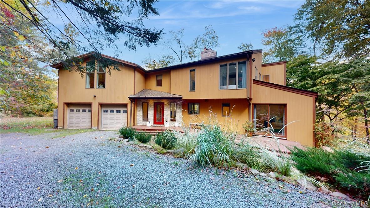 96 Old Pascack Rd in Pearl River, NY - Building Photo