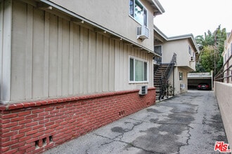 12942 Moorpark St in Los Angeles, CA - Building Photo - Building Photo