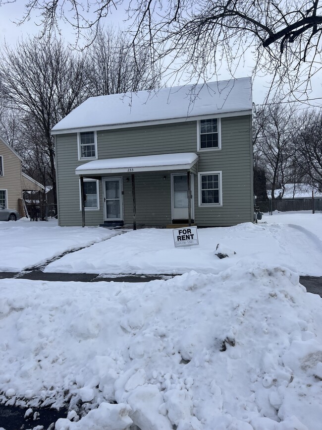 255 Allen St, Unit B