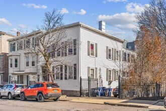656 Dorchester Ave, Unit 2 in Boston, MA - Building Photo - Building Photo