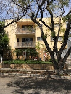 5961 Chula Vista Way in Los Angeles, CA - Building Photo