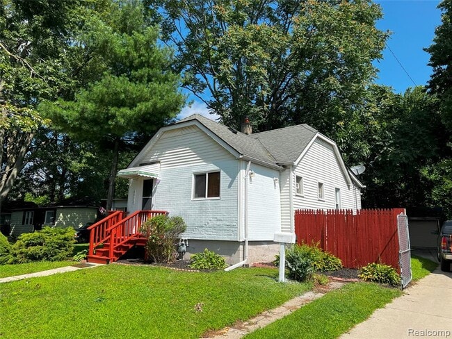 property at 4972 Lafontaine St