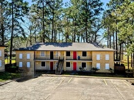 Timbers Apartments in Livingston, TX - Building Photo