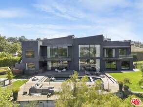 9152 Janice Pl in Beverly Hills, CA - Building Photo - Building Photo