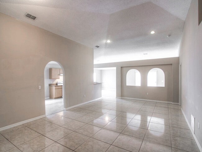 16041 Wilkinson Dr in Clermont, FL - Building Photo - Building Photo