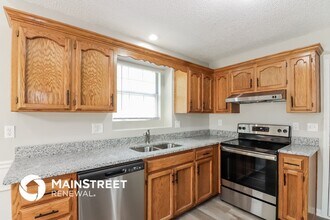 306 W Sierra Dr in Raymore, MO - Building Photo - Building Photo