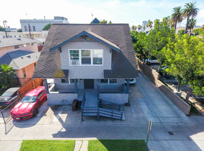 322 W 10th St in Long Beach, CA - Building Photo - Other