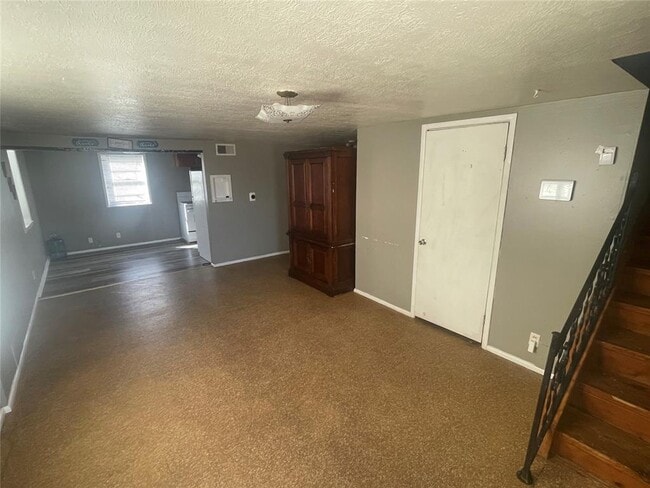 909 Court Ave in Clinton, OK - Building Photo - Building Photo