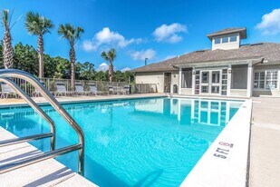 1705 Conservation Trl in Fort Walton Beach, FL - Building Photo