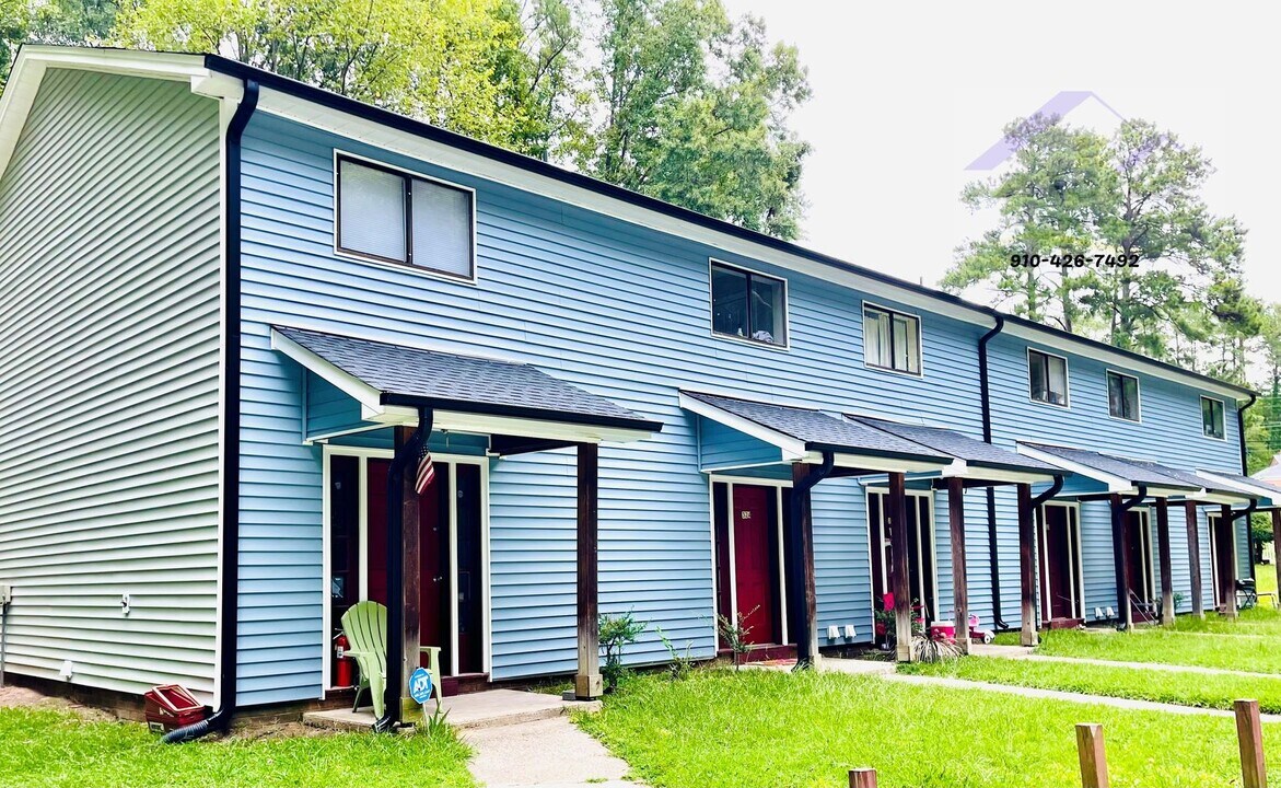 320 Wheel Hollow Trail in Sanford, NC - Building Photo