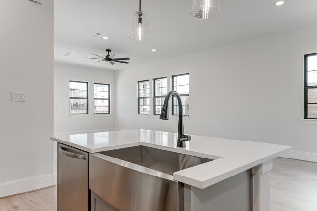 12016 Royal Oaks Banner Wy