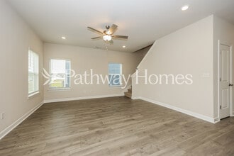 2408 Nabali Wy in Murfreesboro, TN - Foto de edificio - Building Photo