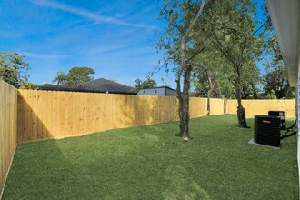5941 Southlea St in Houston, TX - Building Photo - Building Photo