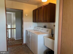 15009 Falling Waters Rd in Williamsport, MD - Building Photo - Building Photo