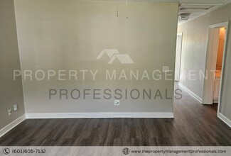 121 Cedar Brook Dr in Pearl, MS - Building Photo - Building Photo