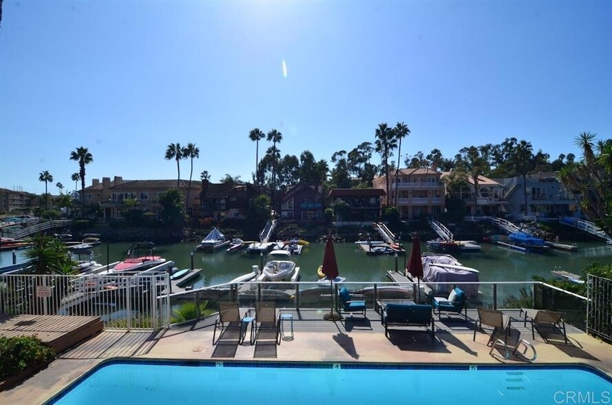 4637 Park Dr, Unit 3 in Carlsbad, CA - Building Photo