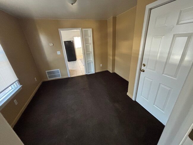 20786 Helle Ave, Unit Apt # 3 in Warren, MI - Building Photo - Building Photo