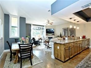 804 E 47th St in Austin, TX - Building Photo - Building Photo