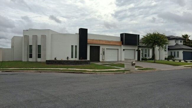 property at 4704 Savannah Ave