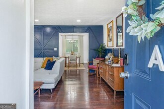 2100 Cascade Rd in Atlanta, GA - Building Photo - Building Photo