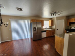 5012 River Splash Ave in Las Vegas, NV - Building Photo - Building Photo
