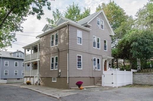 property at 10 Pratt St