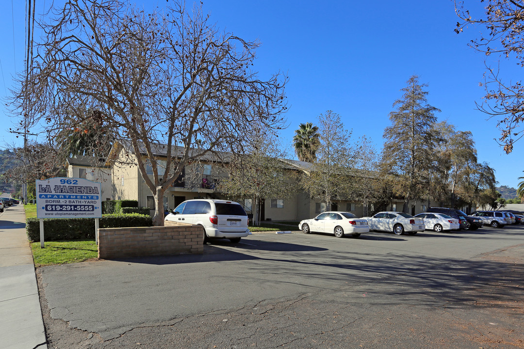 La Hacienda Apartments in El Cajon, CA - Building Photo