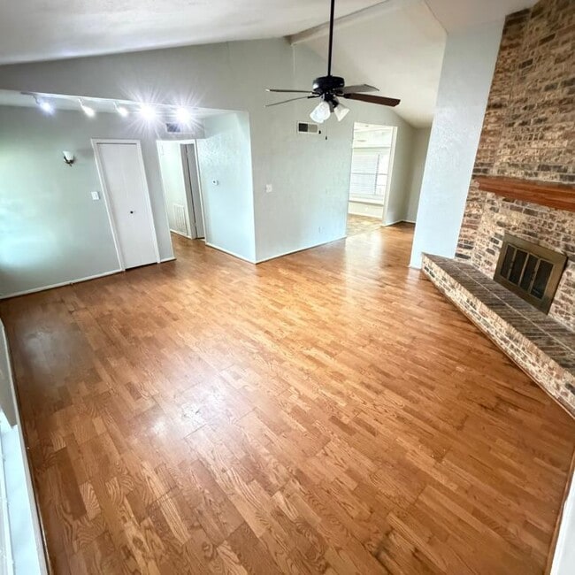 property at 1721 Brazoria Dr