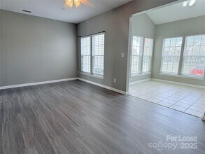 4917 Sunburst Ln in Charlotte, NC - Building Photo - Building Photo