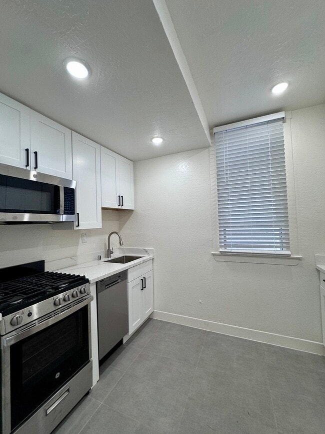 property at 814 Bay St