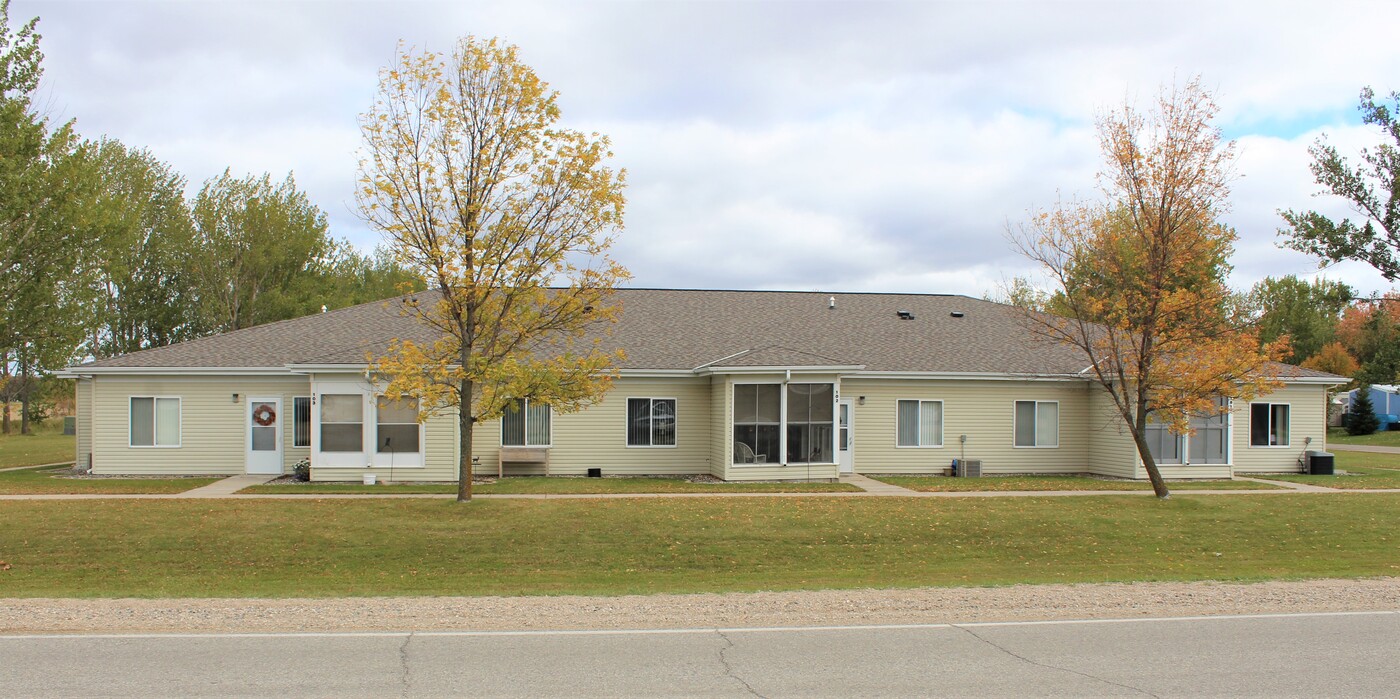 SummerField Fosston Cottages in Fosston, MN - Building Photo