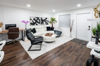 1371 NE 110th Terrace in Miami, FL - Building Photo - Building Photo