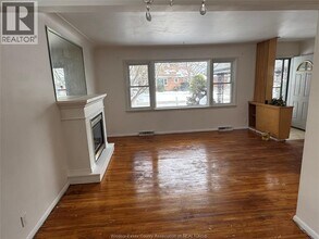 3039 Bruce Ave in Windsor, ON - Building Photo - Building Photo