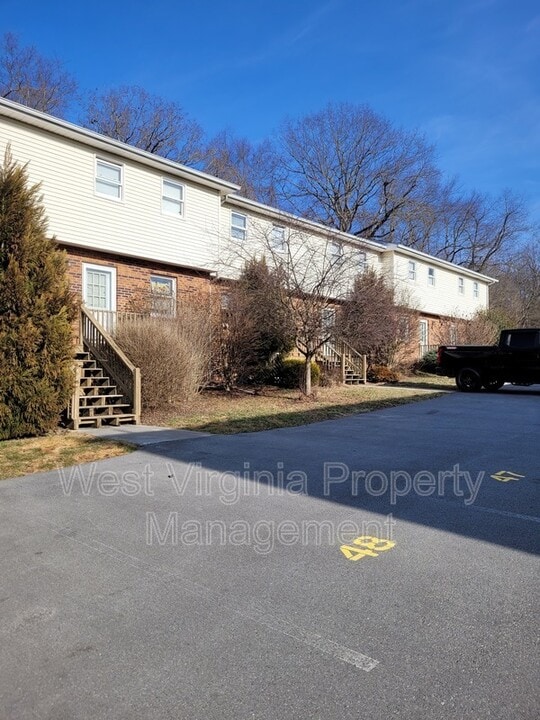 198 Cardinal Wy in Lewisburg, WV - Building Photo