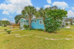 728 7th St in Galveston, TX - Building Photo