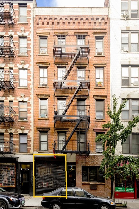 148 Sullivan St in New York, NY - Building Photo